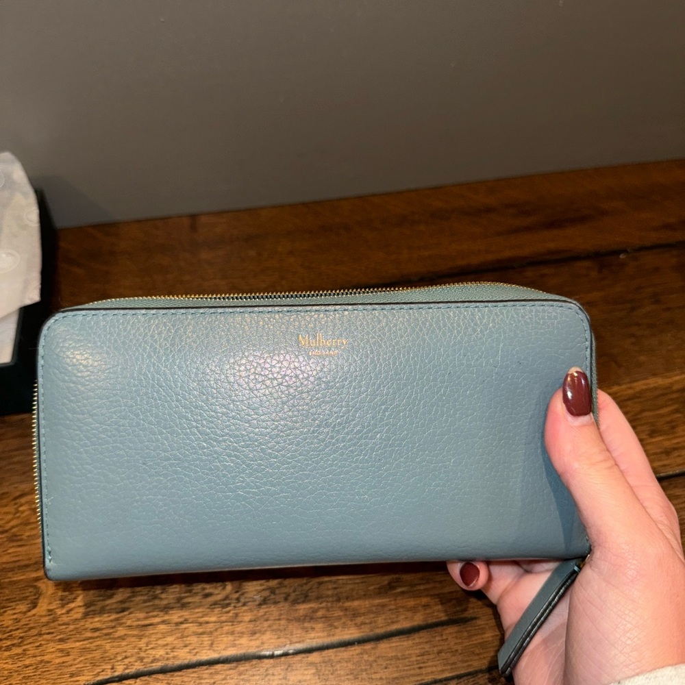Authentic Mulberry 8 Card Zip Around Wallet (Gently Used) - Picture 7 of 9